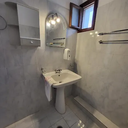 Отель Hotel Perama