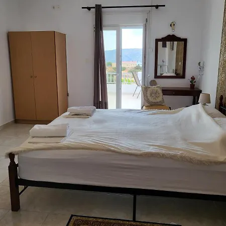 Отель Hotel Perama